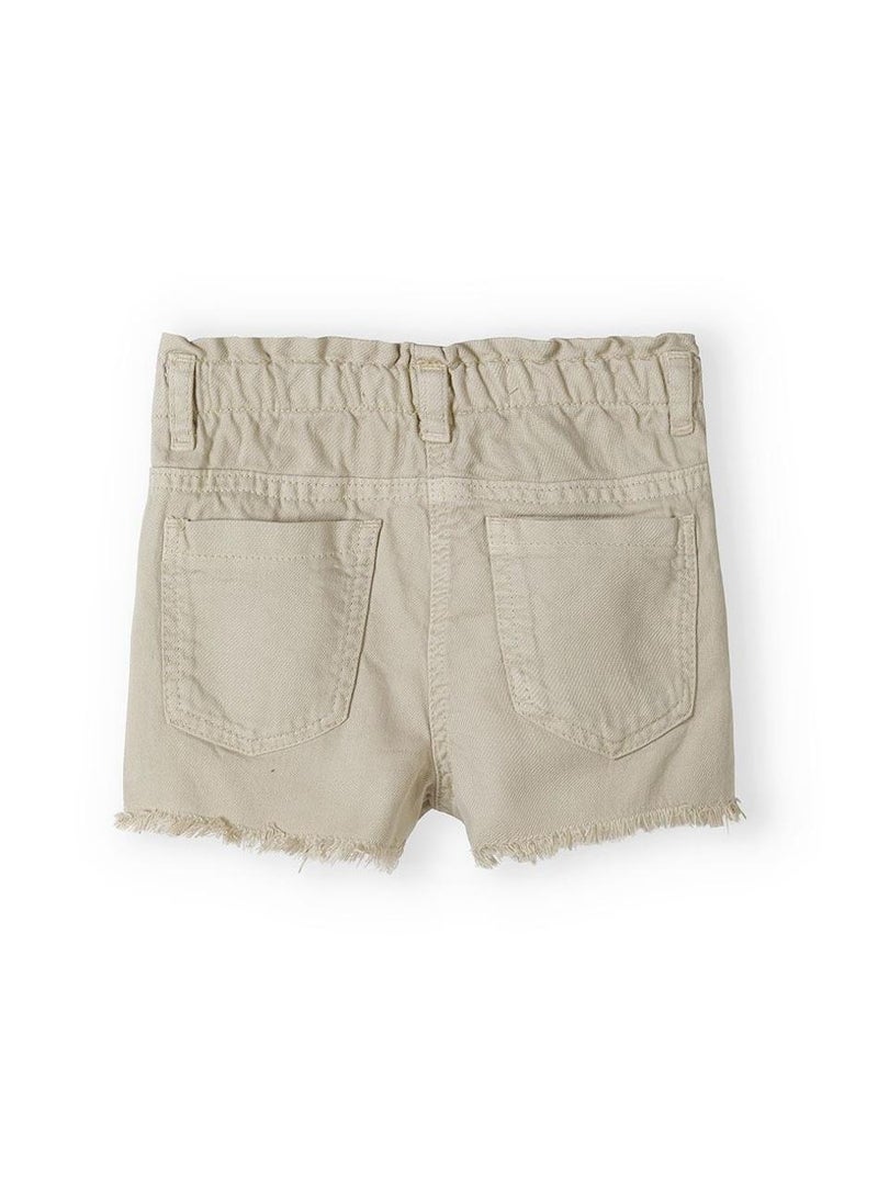 مينوتي شورت للبنات الصغار بحافة مهترئة وخصر مطاطي مريح - Image 3