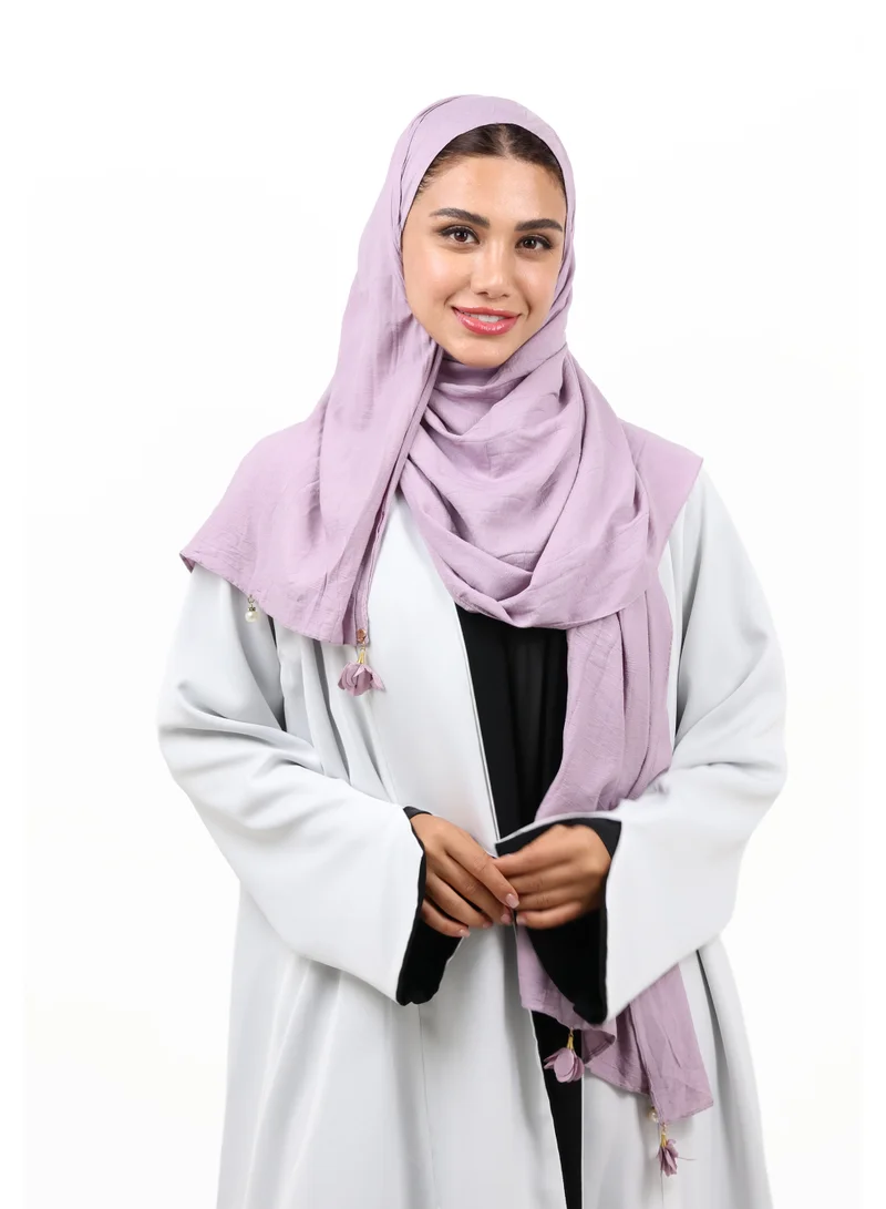 جميلة شيلة قطن كريب ممتازة مزينة بشرابات الورد القماشية وحبات اللؤلؤ (ليلكي ناعم)