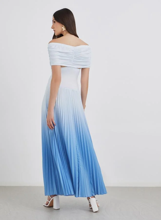 ستايلي فستان ماكسي مطوي بتدرج أزرق من Styli