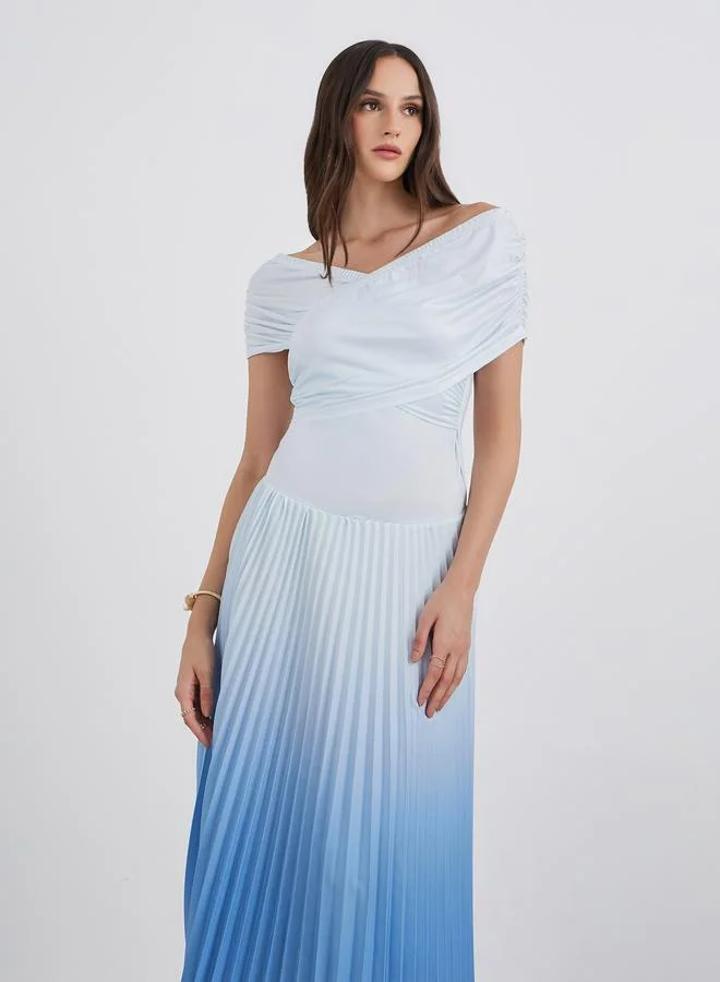 ستايلي فستان ماكسي مطوي بتدرج أزرق من Styli