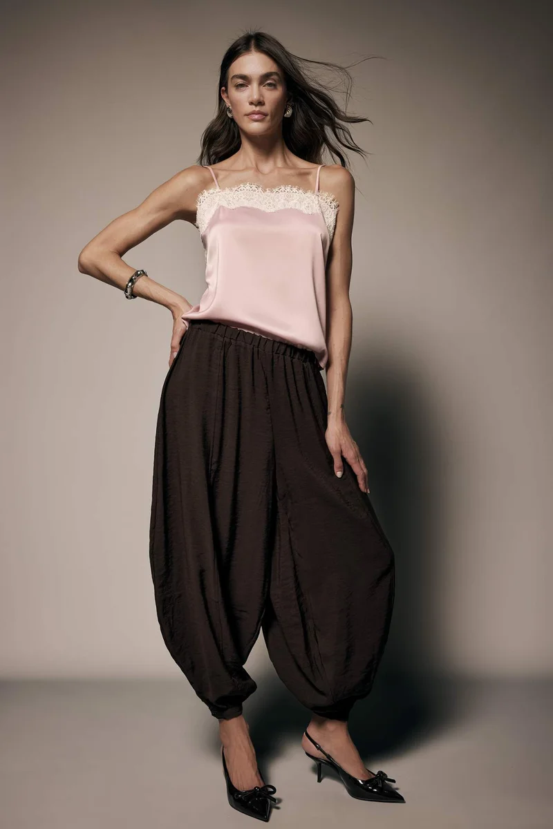 ديفاكتو Balloon Fit High Waist Long Modal Trusers