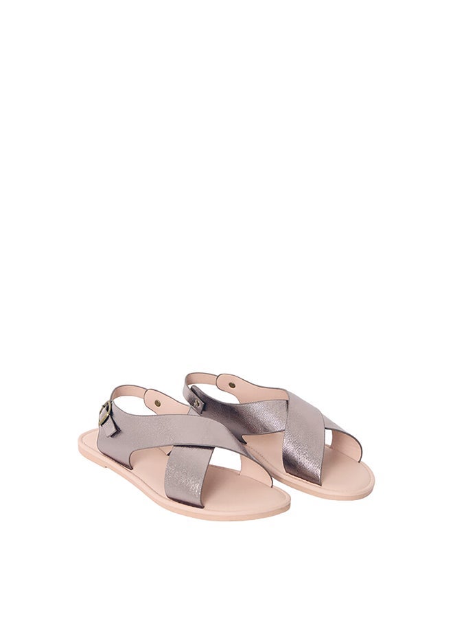 women'secret Shiny Flat Cross Sandals  - Image 3