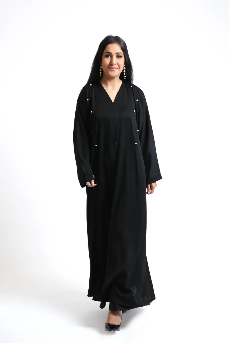 نيكياس عباءة نيكيا سوداء مصنوعة يدوياً