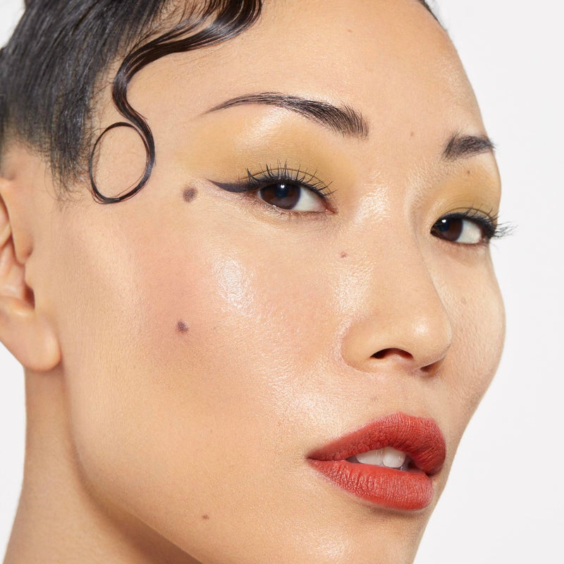 Smashbox Photo Finish Illuminate Glow Makeup Primer | Breathable, Strengthening Silky Barrier Primer For Glowy Skin | Silkscreen Complex, Vitamin C + Passion Fruit, 1 Fl Oz - Image 5