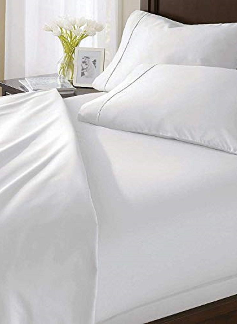 Asraar Cozy Bedroom Starter 4-Piece Set – Includes 1 Stripe Pillow 75 x 50cm, 1 Duvet 240 x 260cm, 1 Bed Sheet 180 x 200cm, and 1 Duvet Cover 240 x 260cm – Perfect for Comfortable Sleep and Modern Home Decor – Standard Size Bedding Essentials  - Image 3