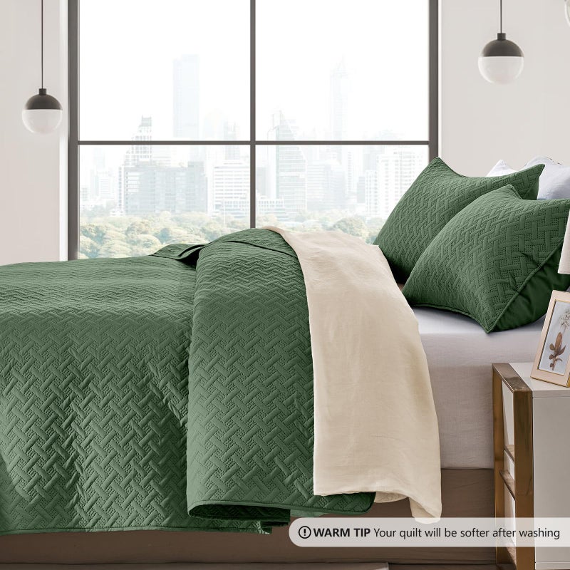 FLYMME Queen Quilt Bedding Set Olive Green Lightweight Bedspreads Full Size Modern Style Geometric Weave Stripe Pattern Soft Microfiber Bed Coverlet for All Season (1 Quilt  2 Shams) - Image 4