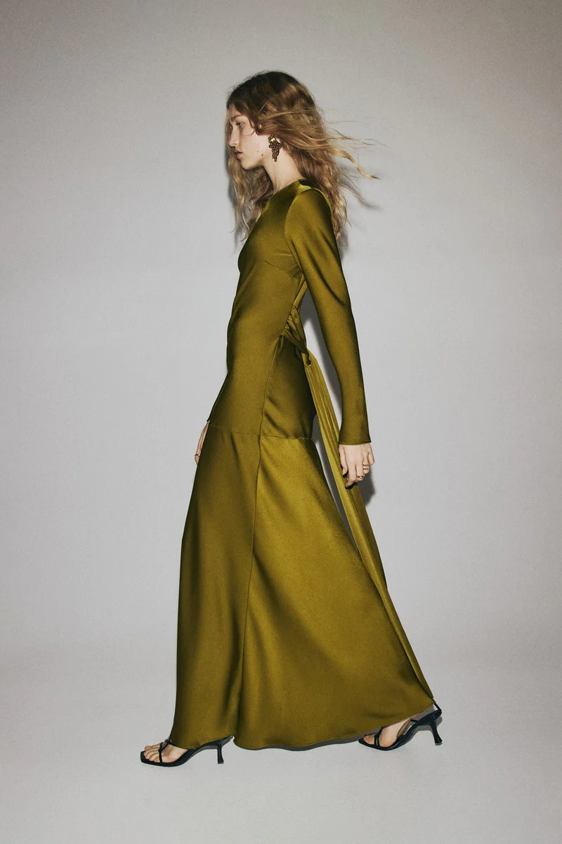 اتش اند ام فستان بظهر مكشوف ورباط