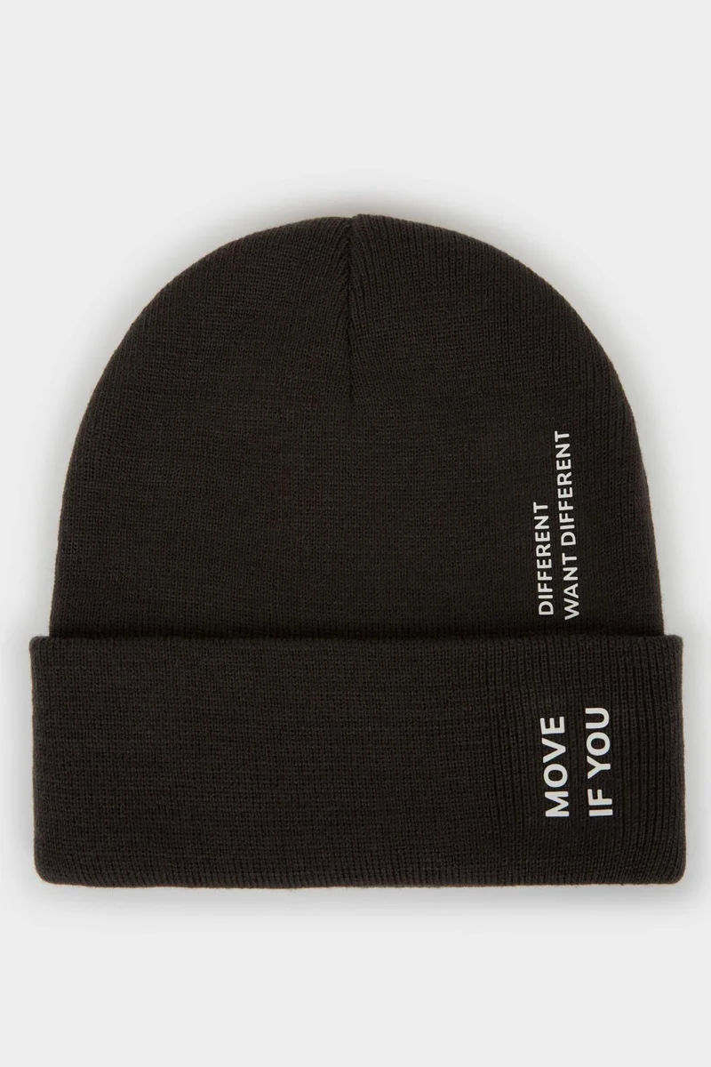 ديفاكتو Man Knitwear Printed Beanie