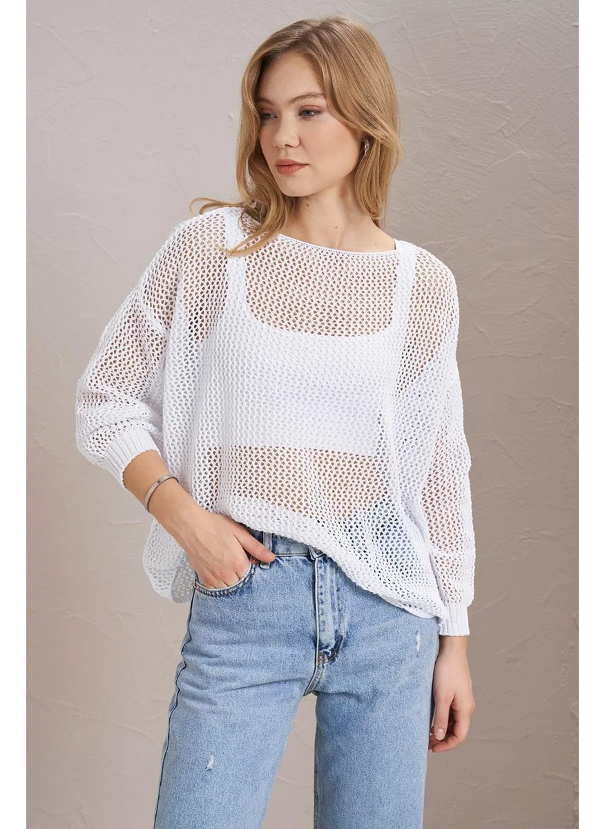 Tena Women's White Crew Neck Basic Mesh Knitwear Sweater
