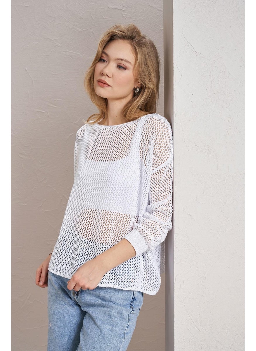Tena Women's White Crew Neck Basic Mesh Knitwear Sweater  - Image 4