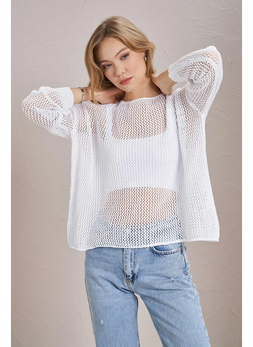Tena Women's White Crew Neck Basic Mesh Knitwear Sweater