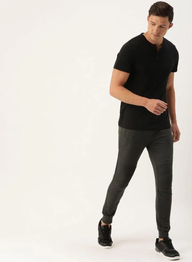 The Indian Garage Co Men Slim Fit Solid Mid-Rise Stretchable Knitted Jogger Trousers