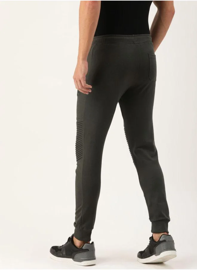 The Indian Garage Co Men Slim Fit Solid Mid-Rise Stretchable Knitted Jogger Trousers