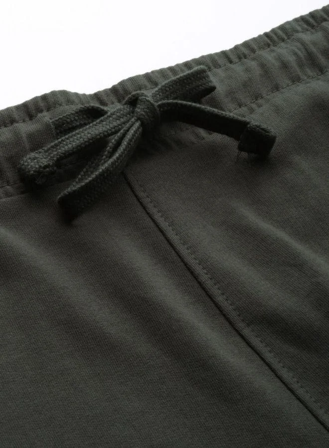 The Indian Garage Co Men Slim Fit Solid Mid-Rise Stretchable Knitted Jogger Trousers