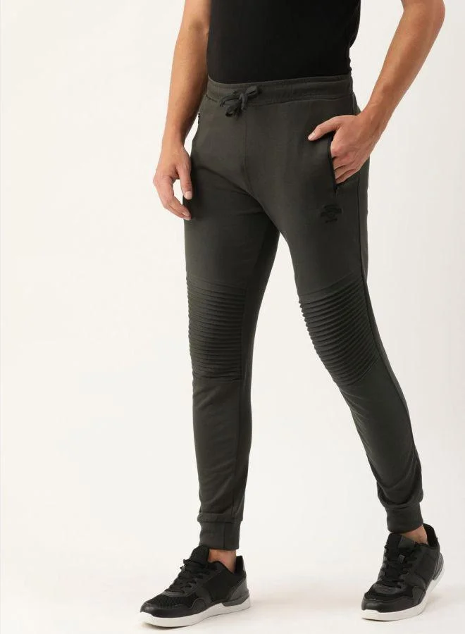 The Indian Garage Co Men Slim Fit Solid Mid-Rise Stretchable Knitted Jogger Trousers