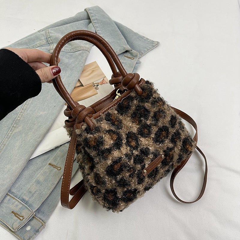 Lamb Fluffy Bag Women'S Fashion Leopard Shoulder Bag Fluffy Portable Bucket Bag Trendy - Image 1