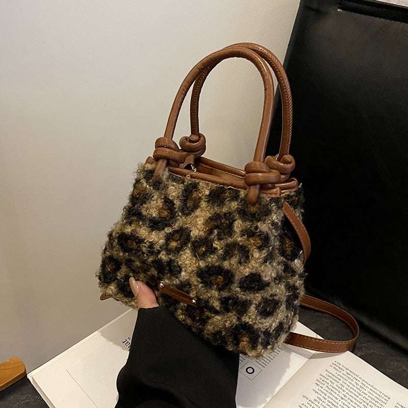 Lamb Fluffy Bag Women'S Fashion Leopard Shoulder Bag Fluffy Portable Bucket Bag Trendy - Image 3