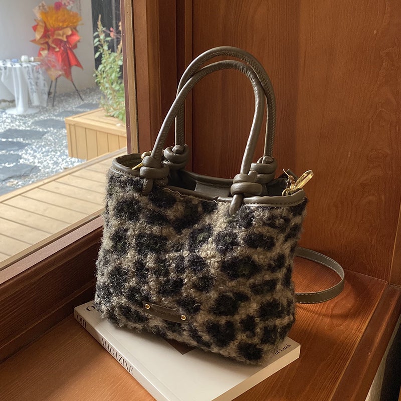 Lamb Fluffy Bag Women'S Fashion Leopard Shoulder Bag Fluffy Portable Bucket Bag Trendy - Image 5