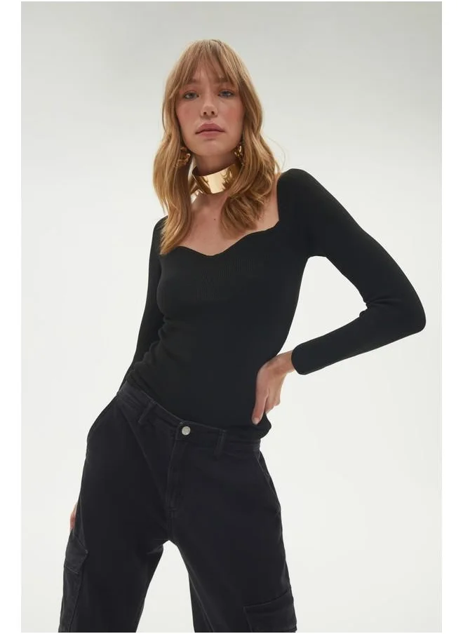 JUNE June Heart Neck Knitwear Sweater Black