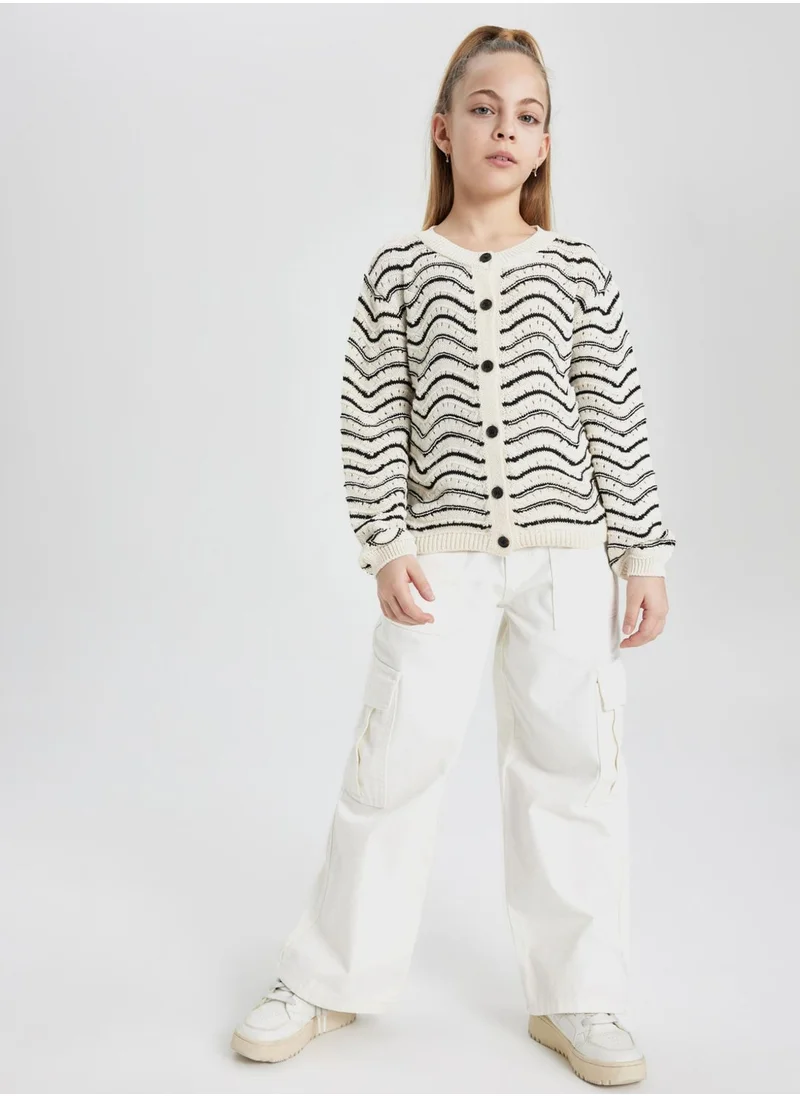 ديفاكتو Regular Fit Crew Neck Cardigan