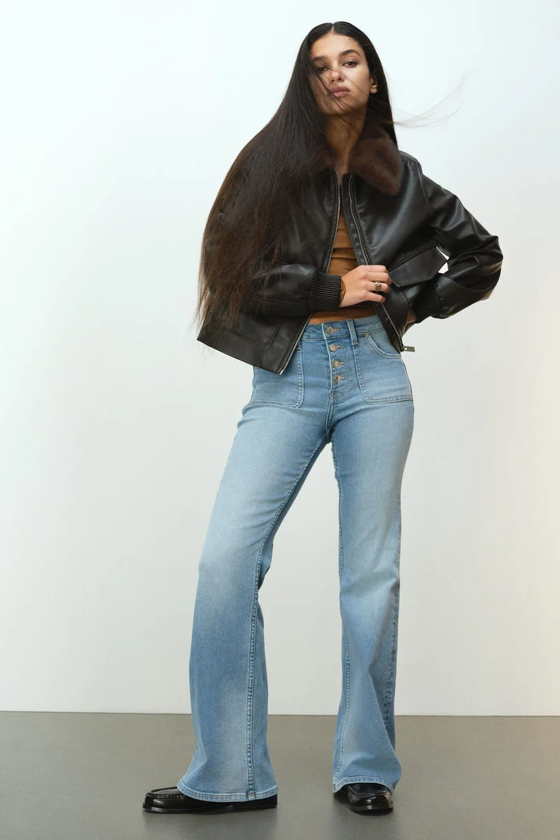 اتش اند ام جينز بقصة حافة واسعة وخصر عادي