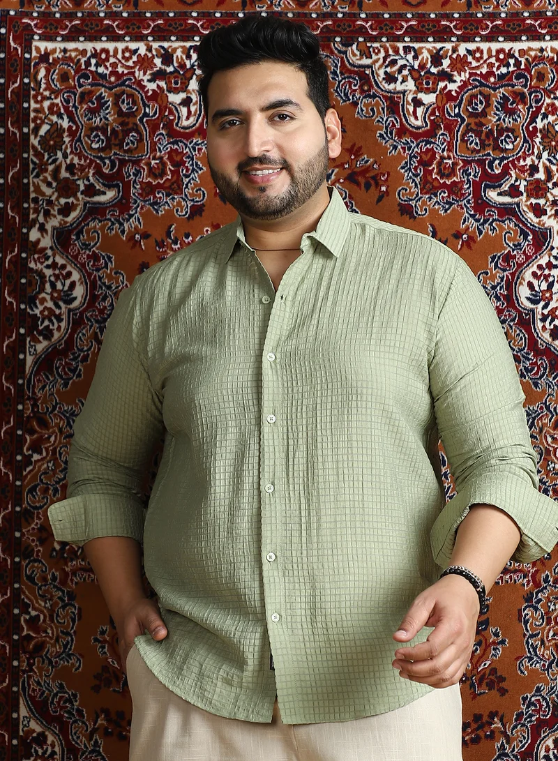 انستافاب بلس قميص رجالي مقاس كبير شبكي بيستاشيو فاتح من إنستافاب بلس