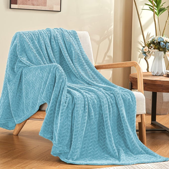 BLUE THROW BLANKET SUPER SOFT FLANNEL COZY BLANKETS THROW FOR ADULTS LIGHTWEIGHT FUZZY BLANKET WARM PLUSH BLANKETS FOR ALL SEASON 5060 INCHES