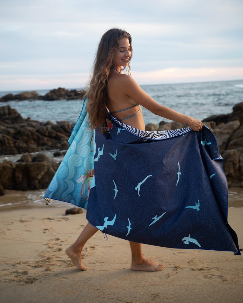 Elite Trend Quick Dry Towel Extra Large 78X35 Inch - Microfiber Beach Towel - Perfect For Beach  Travel  Swimming  Pool  Yoga  Hiking  Camping - Lightweight  Fast Drying  Compact For Adults (Koi Fish) - Image 3