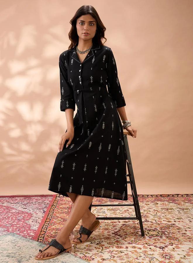 جلو باص فستان ميدي بطبعة زهور وياقة قميص