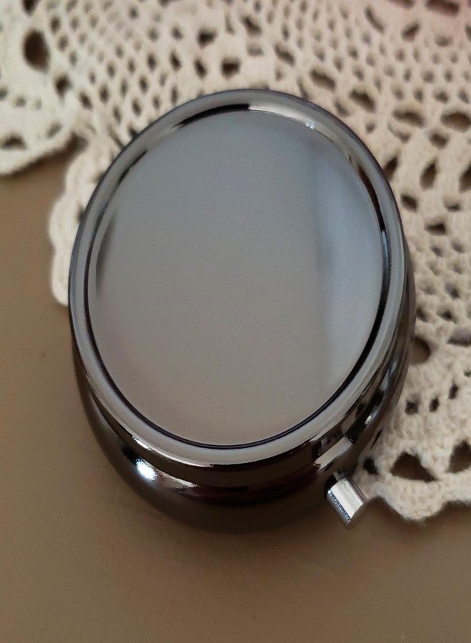 Houder Classy Gray Metal Pill Box Decorative Pill Case with Gift Box - Carry Your Meds in Style (Round) - Image 4