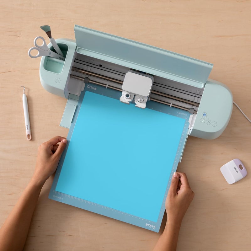 Cricut Cricut ColdActivated ColourChanging Vinyl Permanent Light Blue Turquoise  - Image 3