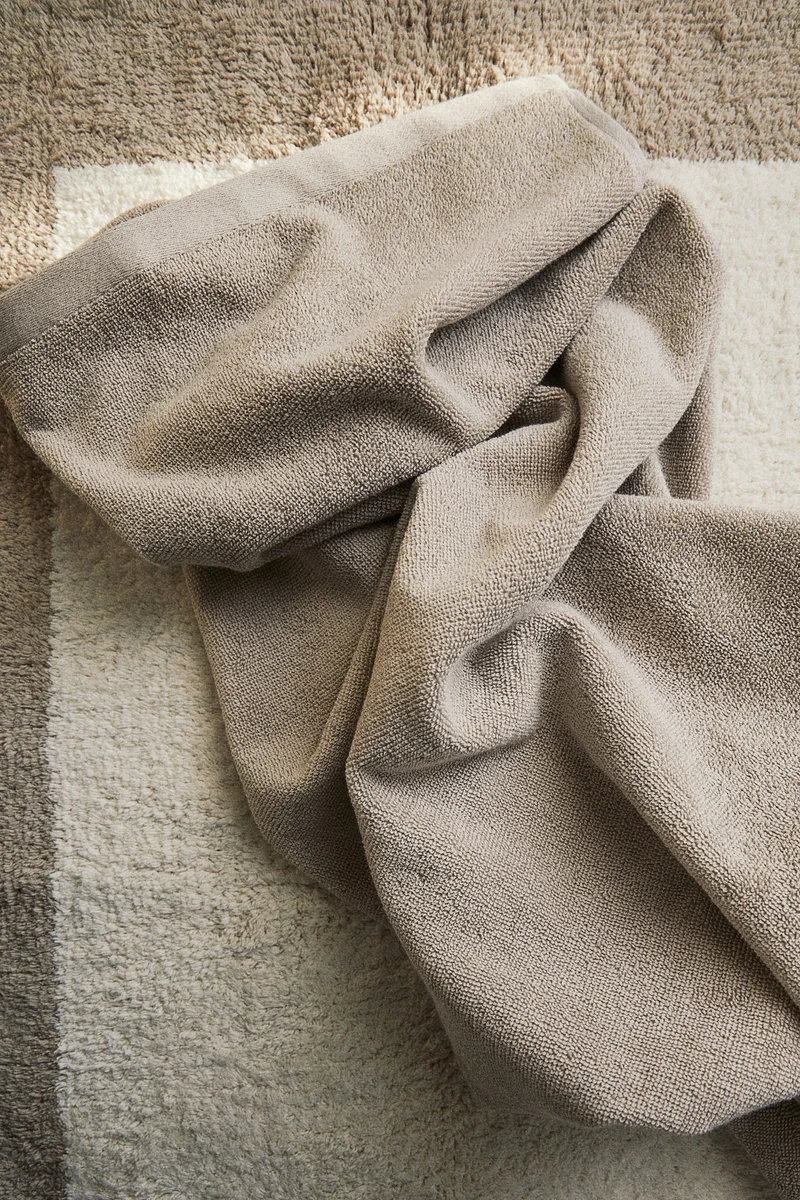 اتش اند ام Cotton terry bath towel