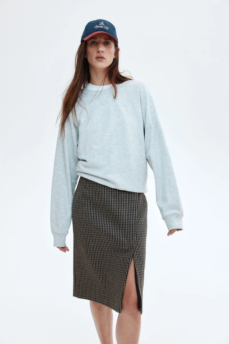 اتش اند ام تنورة من نسيج التويل