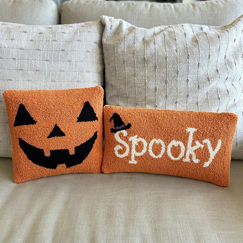 Decorvo Natural material Hand Hooked Halloween Pillow - 9X16 inches Throw Pillow for Couch or Dorm (Spooky) Easy lifting build - Image 3