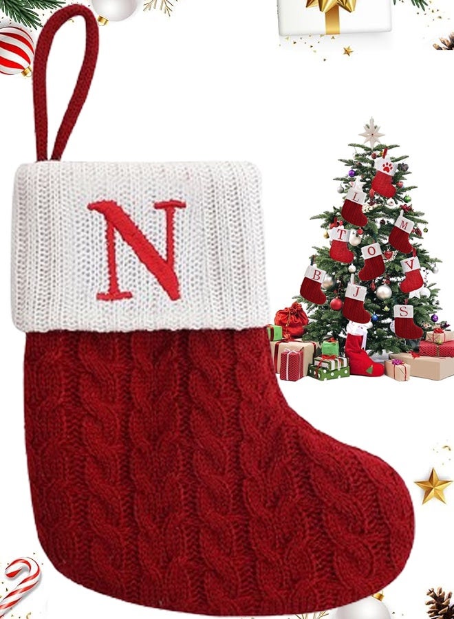 تابيت جوارب عيد الميلاد الصغيرة، جوارب عيد الميلاد الصغيرة مطرزة بأحرف اسم العائلة، ديكور كلاسيكي أحمر أبيض لشجرة عيد الميلاد الصغيرة، مدفأة، ديكور للعطلات، هدايا للحفلات، جوارب هدايا (N) - Image 1