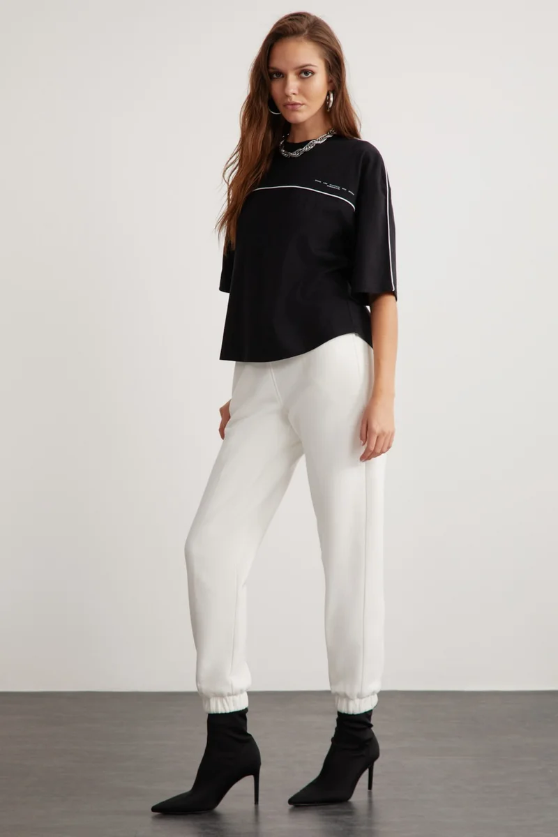 جريميلانج Rodes Women's Crew Neck Oversize Fit Piping Detail Printed Black T-Shirt