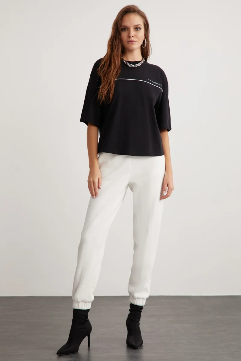 جريميلانج Rodes Women's Crew Neck Oversize Fit Piping Detail Printed Black T-Shirt