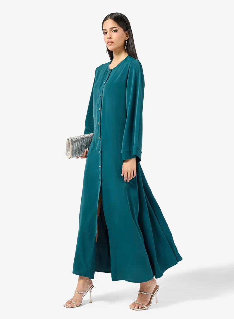 خزانة عباية أساسية