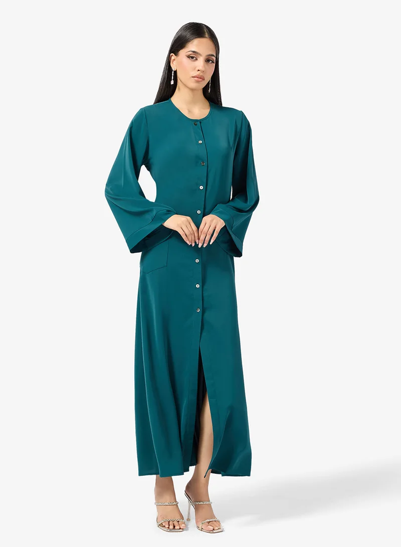 خزانة عباية أساسية