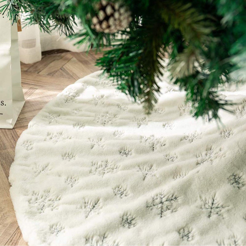 DegGod Plush Christmas Tree Skirts 48 inches Luxury Snowy White Faux Fur Xmas Tree Base Cover Mat with Silver Snowflakes for Xmas New Year Home Party Decorations