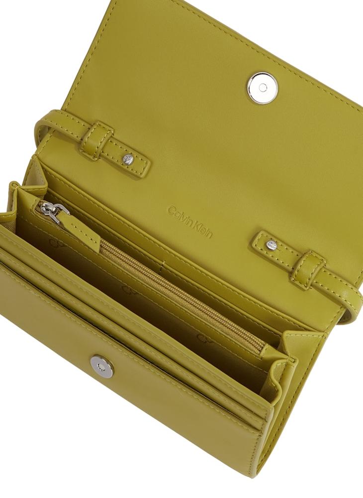 CALVIN KLEIN CONVERTIBLE WALLET BAG  - Image 4