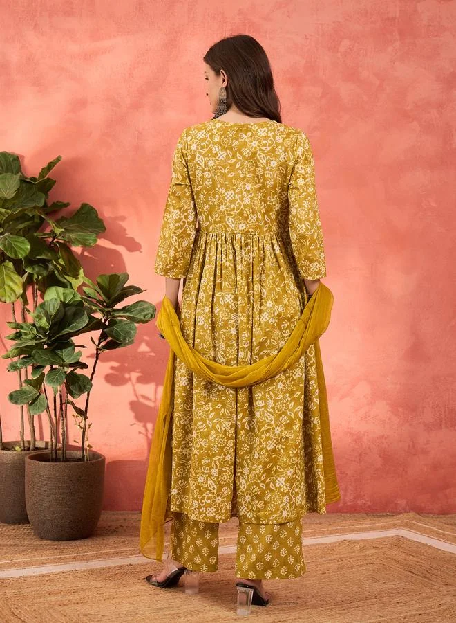 SASSAFRAS SASSAFRAS Yellow Floral Front Dori Gathered Kurta with Pencil Pants and Dupatta Set