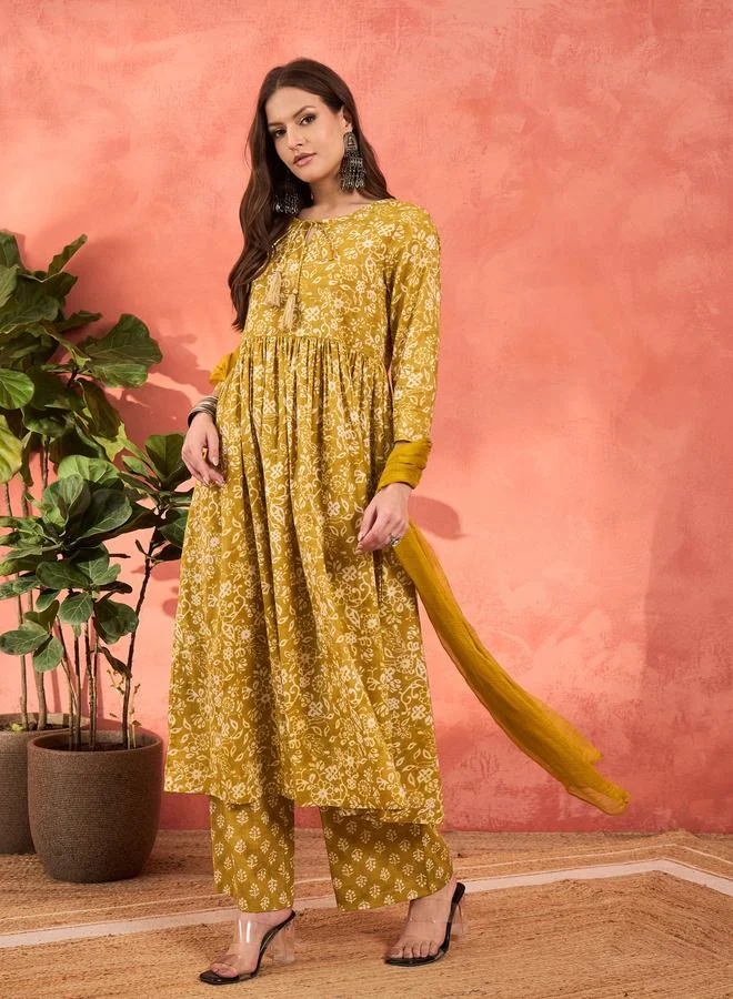 SASSAFRAS SASSAFRAS Yellow Floral Front Dori Gathered Kurta with Pencil Pants and Dupatta Set
