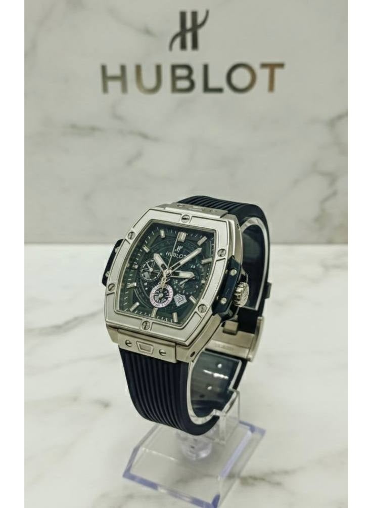 هوبلوت ساعة هوبلو للرجال بتصميم مربع كرونوجراف – ميناء أسود مع سوار مطاطي