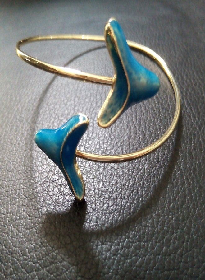 NOUMANDA Double Shark Tooth Wrap Bracelet Arrow Bangle Bracelet Glowing in the Dark (gold) - Image 3