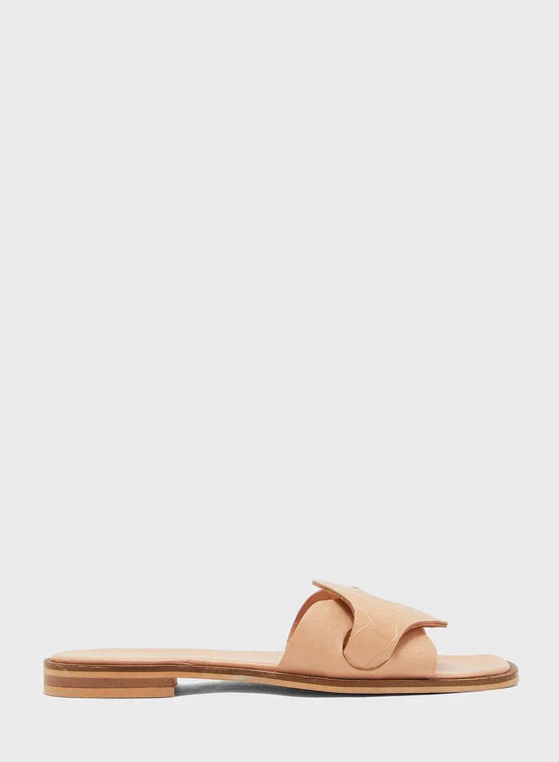 ELLA Leather Flat Sandal