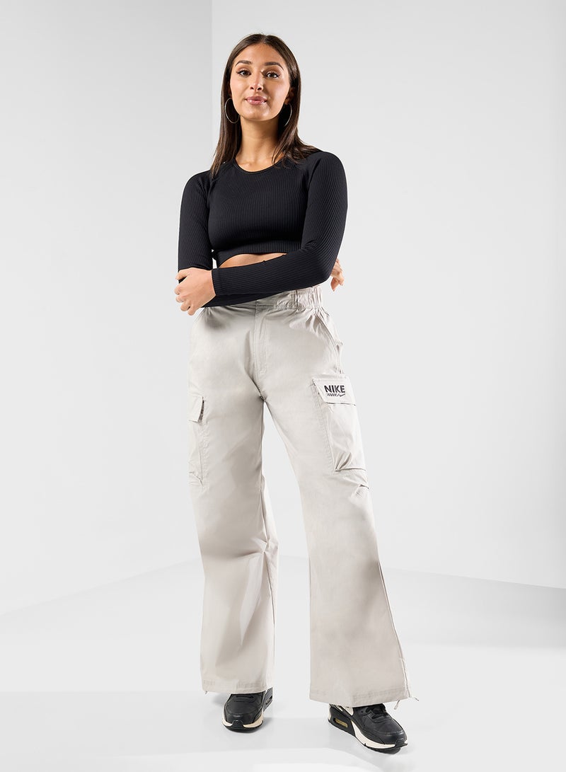 نايكي بنطلون نسائي من نايكي بنسيج منسوج بخصر مرتفع - Image 1