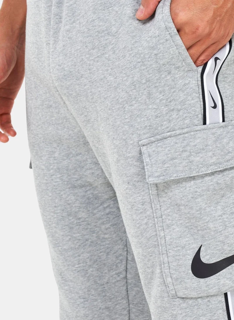 Nike Men's Sportswear Repeat Sportswear Cargo Pants
