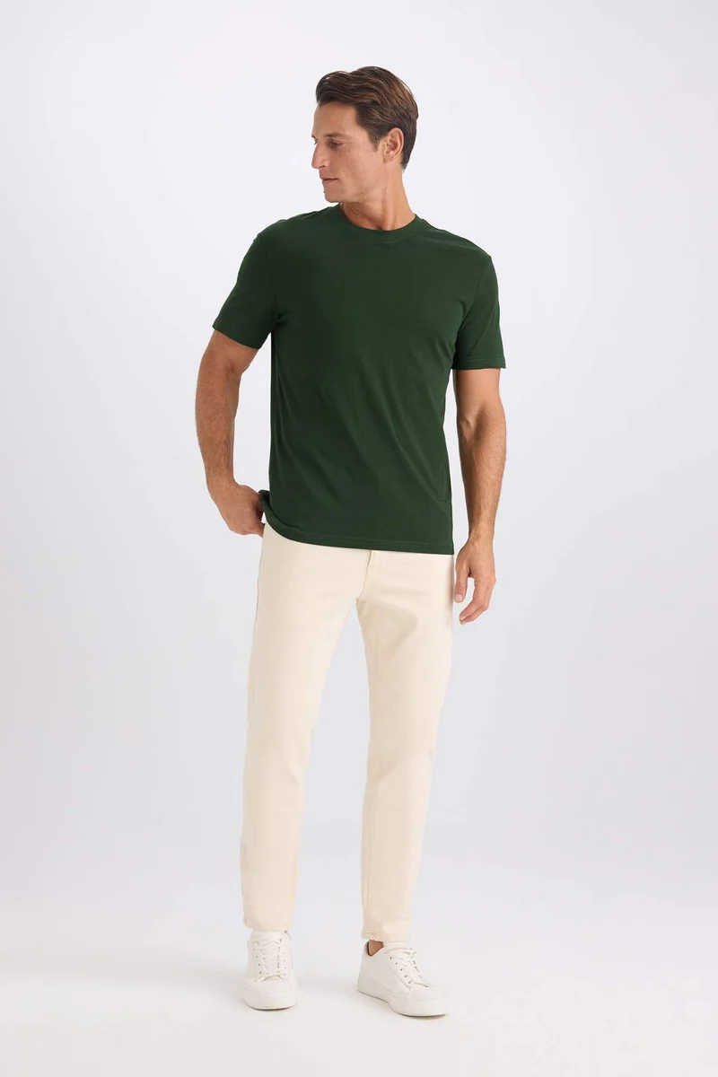 ديفاكتو New Regular Fit Crew Neck Basic Short Sleeve T-Shirt