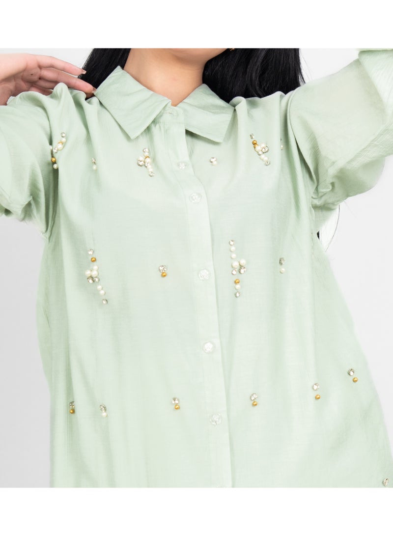 اكسا طقم عصري قطعتين بلوزة وبنطلون بتفاصيل كريستال أخضر - Image 2